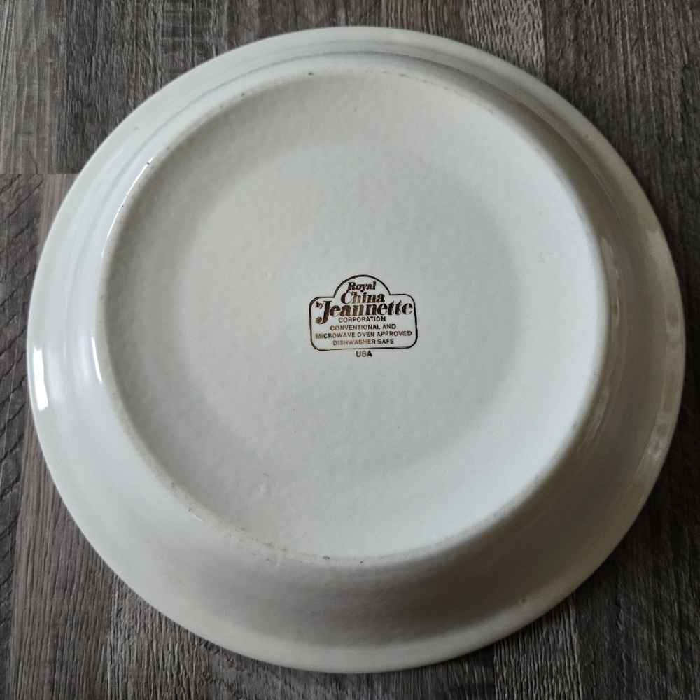 Royal China Jeannette Creamy Dreamy Cheesecake Recipe Brown Pie Plate Dish 10" - Picture 6 of 7